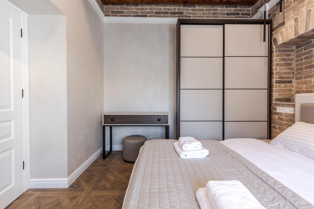 לבוב View On Rynok Square Apartments מראה חיצוני תמונה