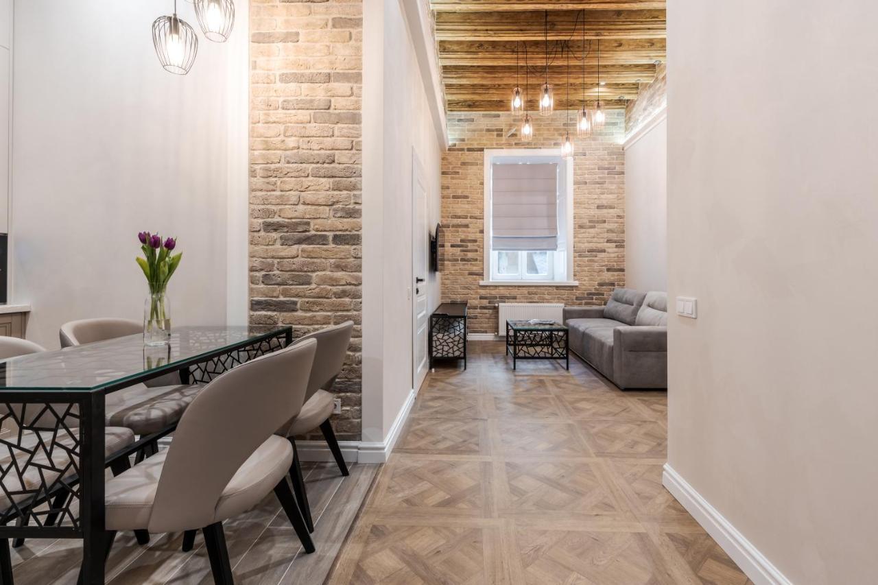 לבוב View On Rynok Square Apartments מראה חיצוני תמונה