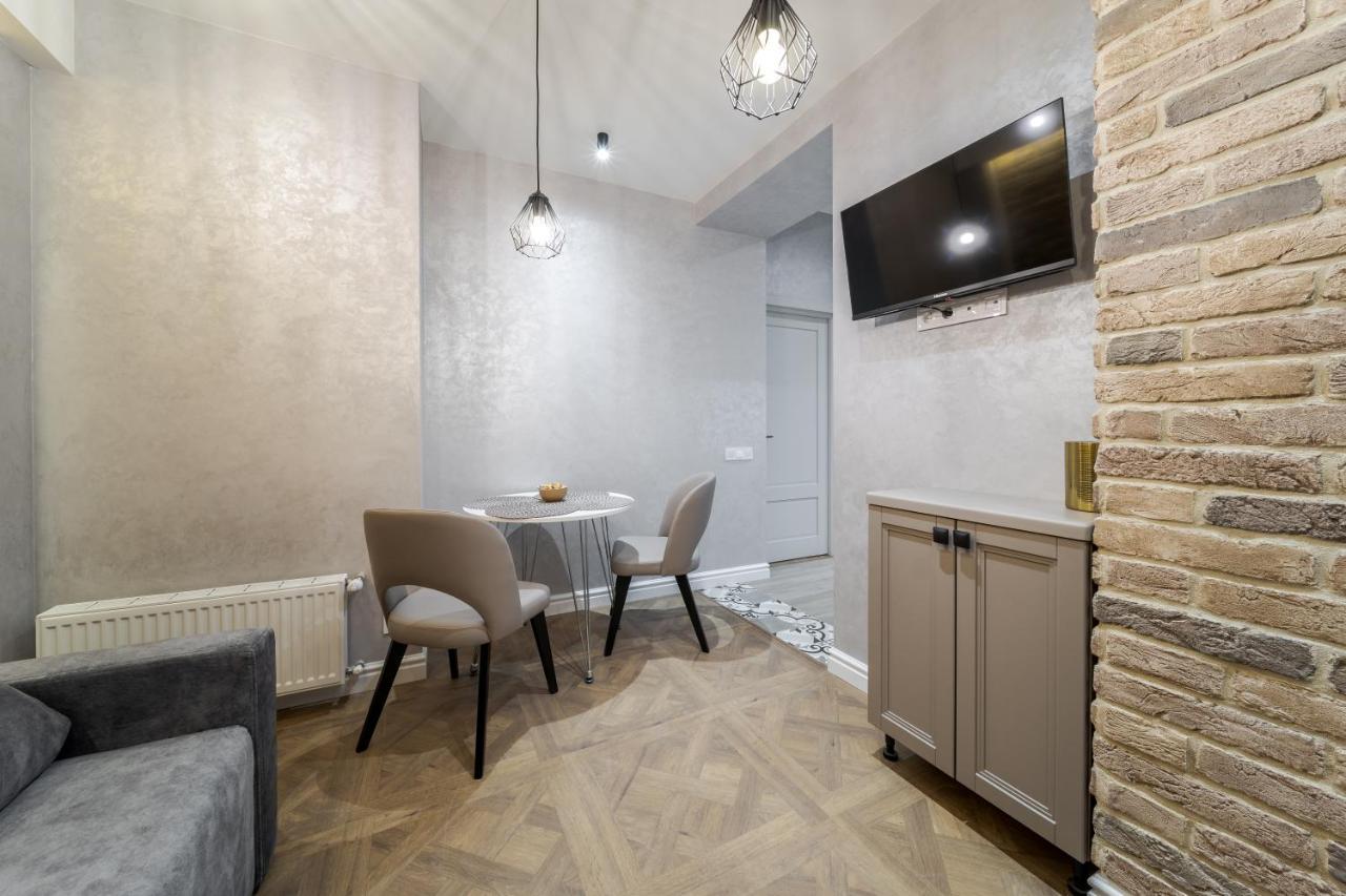 לבוב View On Rynok Square Apartments מראה חיצוני תמונה